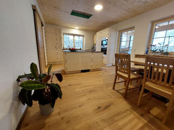 Einbauk�che mit Granitplatten